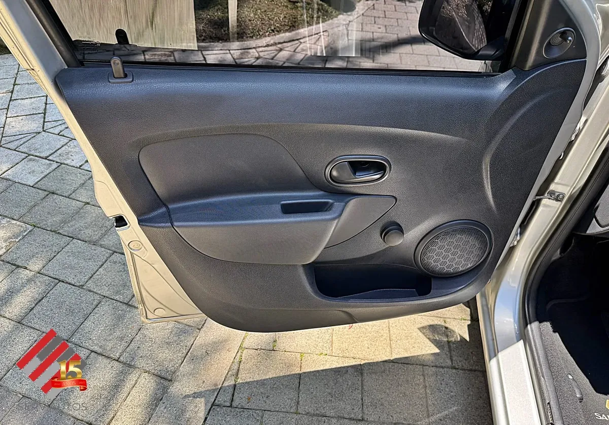 RENAULT LOGAN AUTHENTIQUE MT 1.6 2016 $38.000.000 - Imagen 10