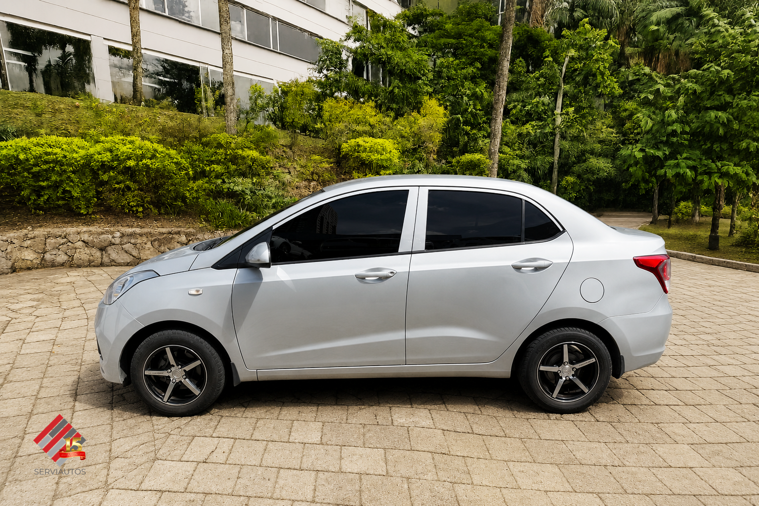 HYUNDAI GRAND I10 ILLUSION 1.2 STYLE 4P 2016 MT $43.900.000 - Imagen 3
